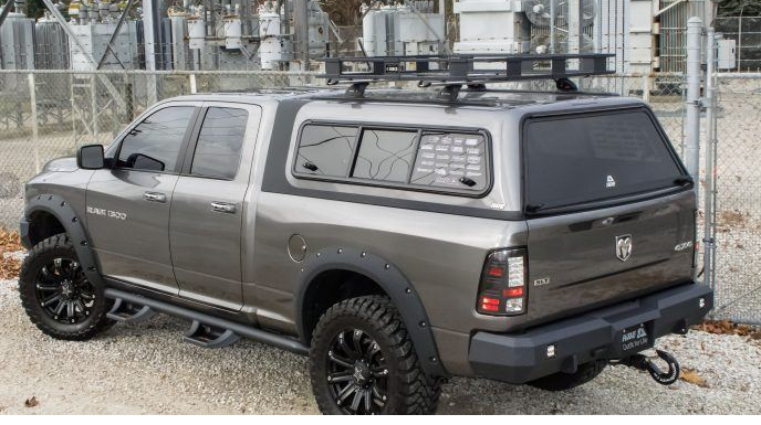 The Jeep Liftgate T-Handle Truck Cap T Handle offers easy operation and excellent anti-theft properties of the Truck Cap Lock and T Handle Lock, while the Camper Locking T-Handle provides additional security for campers.